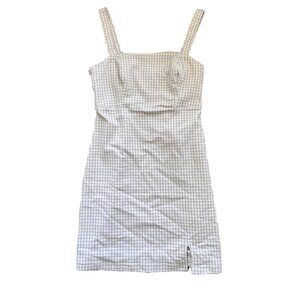 Hollister purple gingham dress — a sweet and classic print perfect for fall days